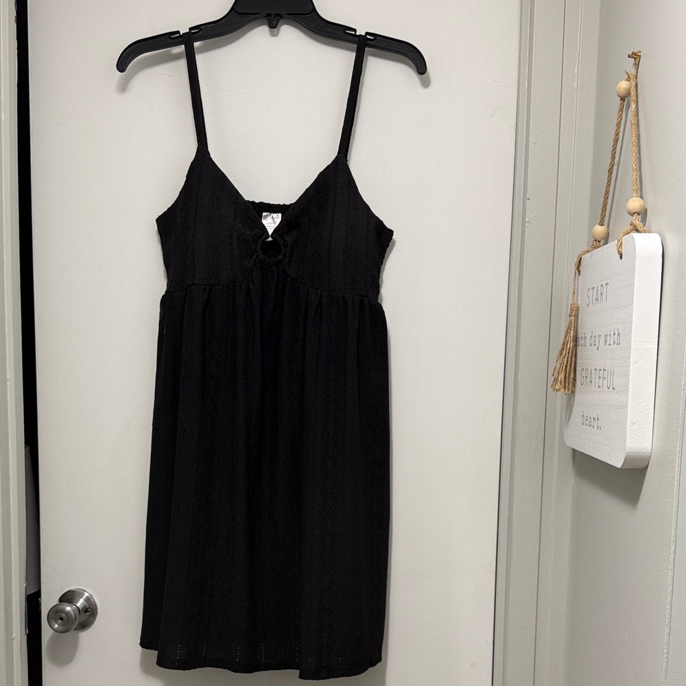 Last Chance-Black Sleeveless Dress